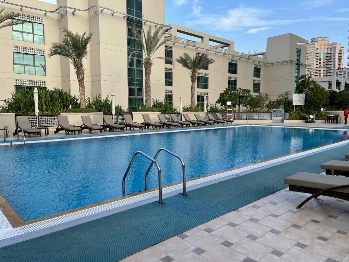 Reverie Stays - Spacious Panoramic 1br With Views - Sleeps 3 Appartement