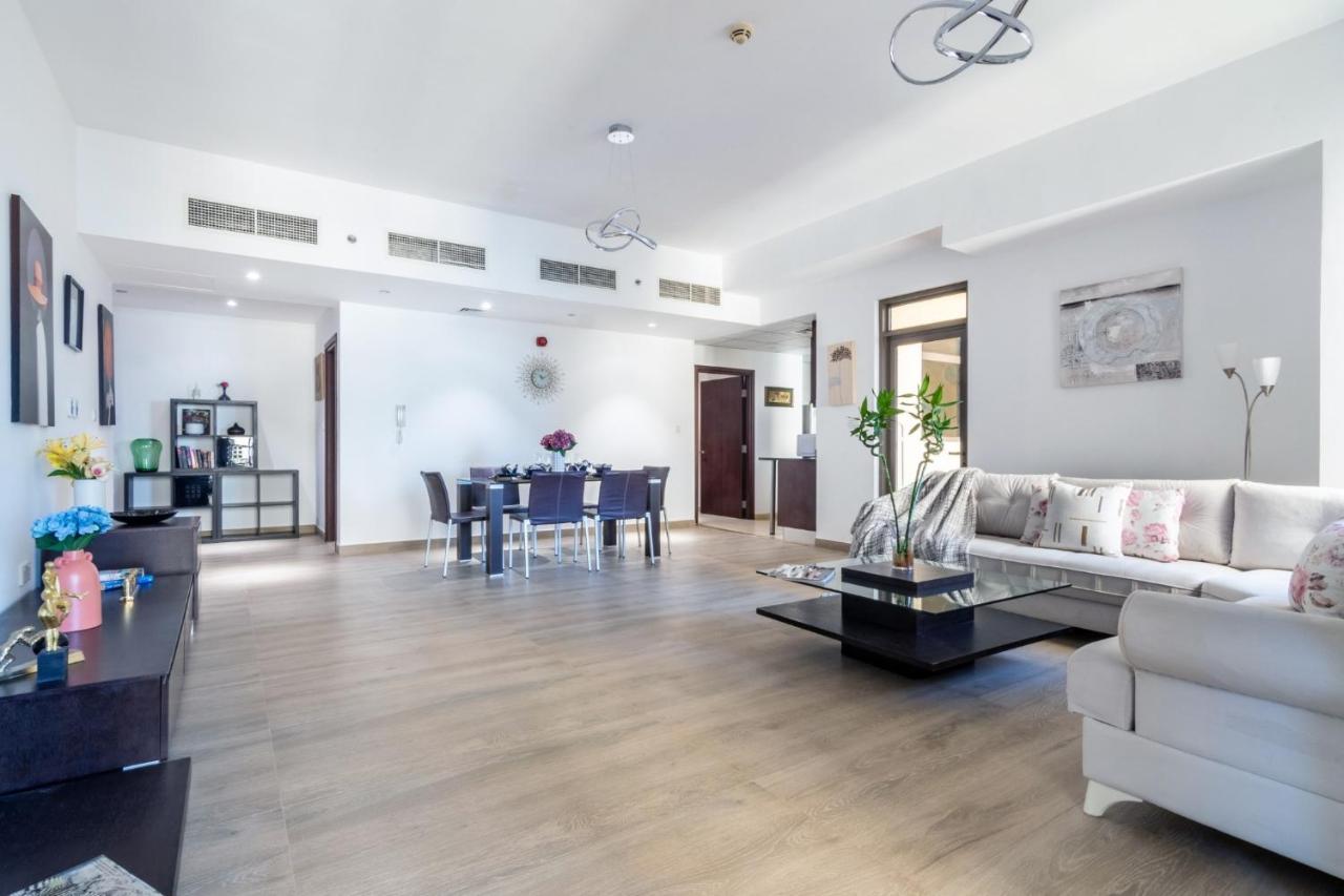 The Smart Concierge - Amwaj 4