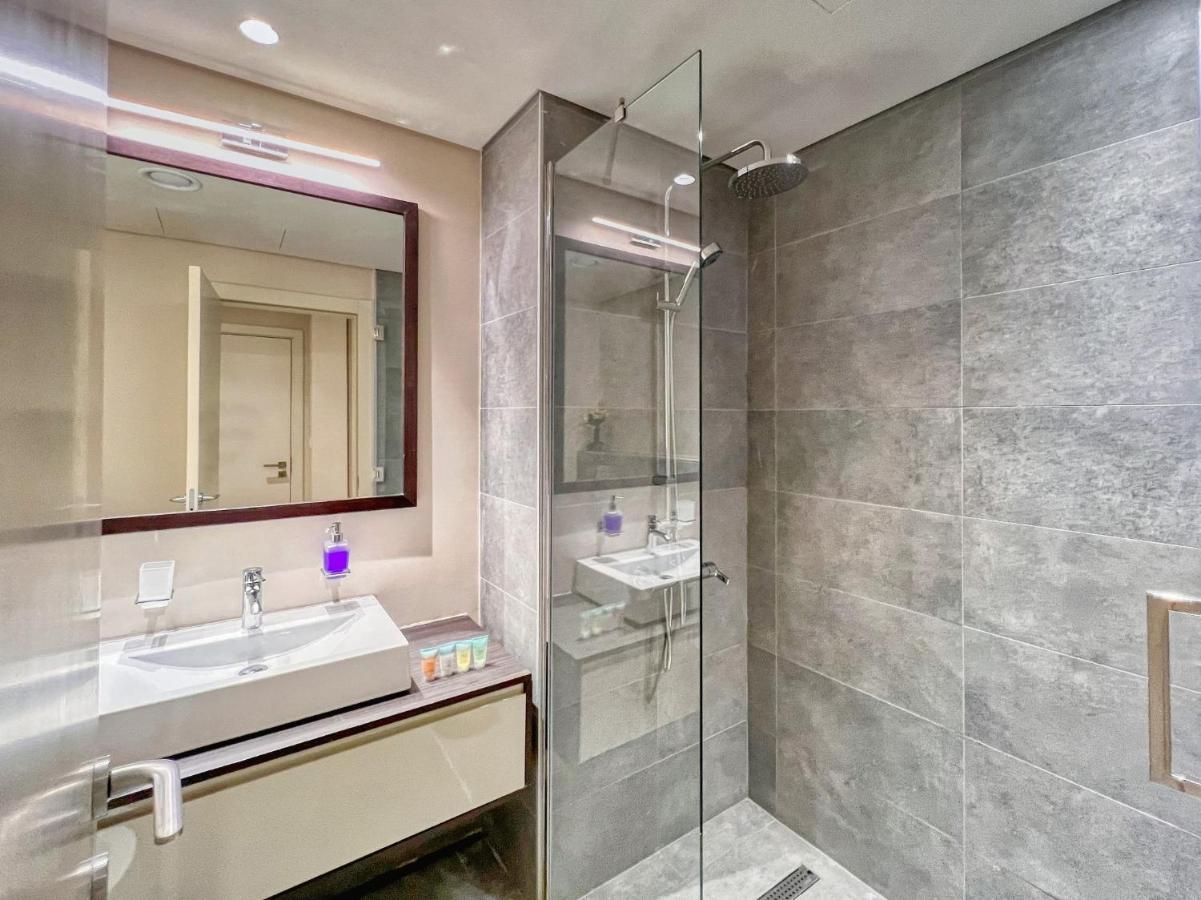 The Smart Concierge - Parkview Tower Jvc