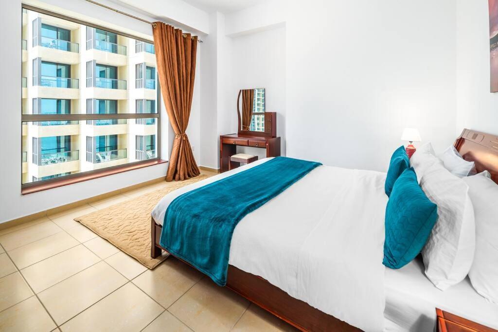 Spacious 4-bed In Jbr Rimal With Access To Beach! Apartament