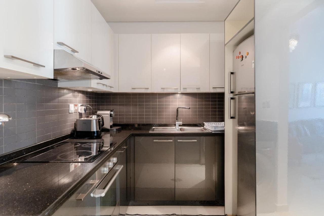 Luxfolio Retreats - Sweeping Marina View Dubai