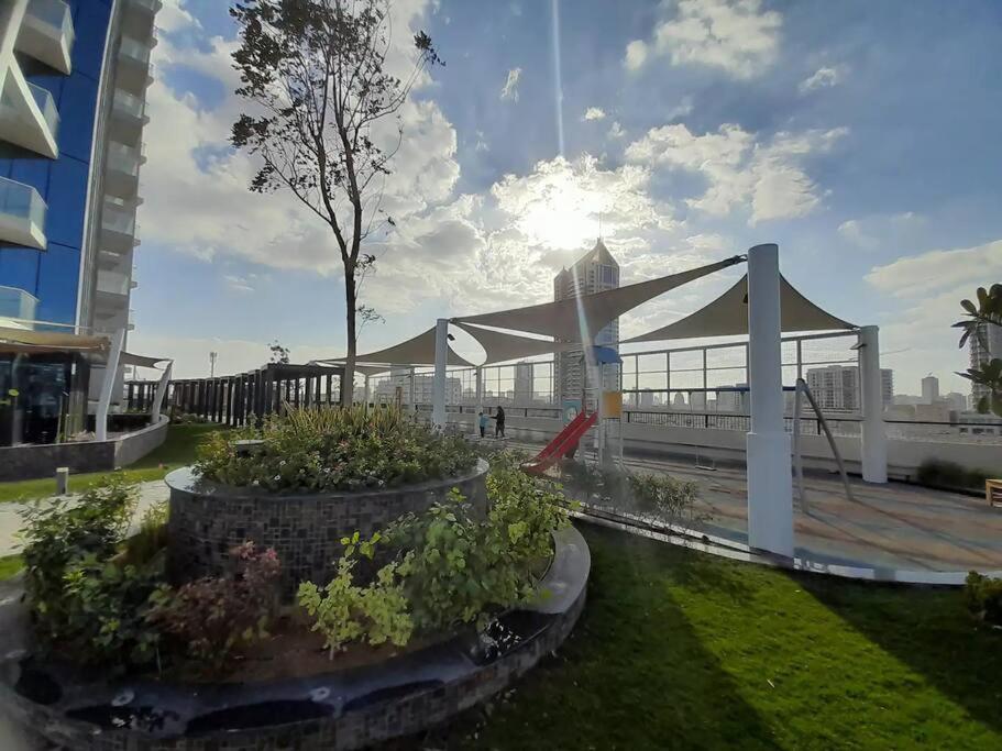 Miraclz Skyline Tower Apartamento