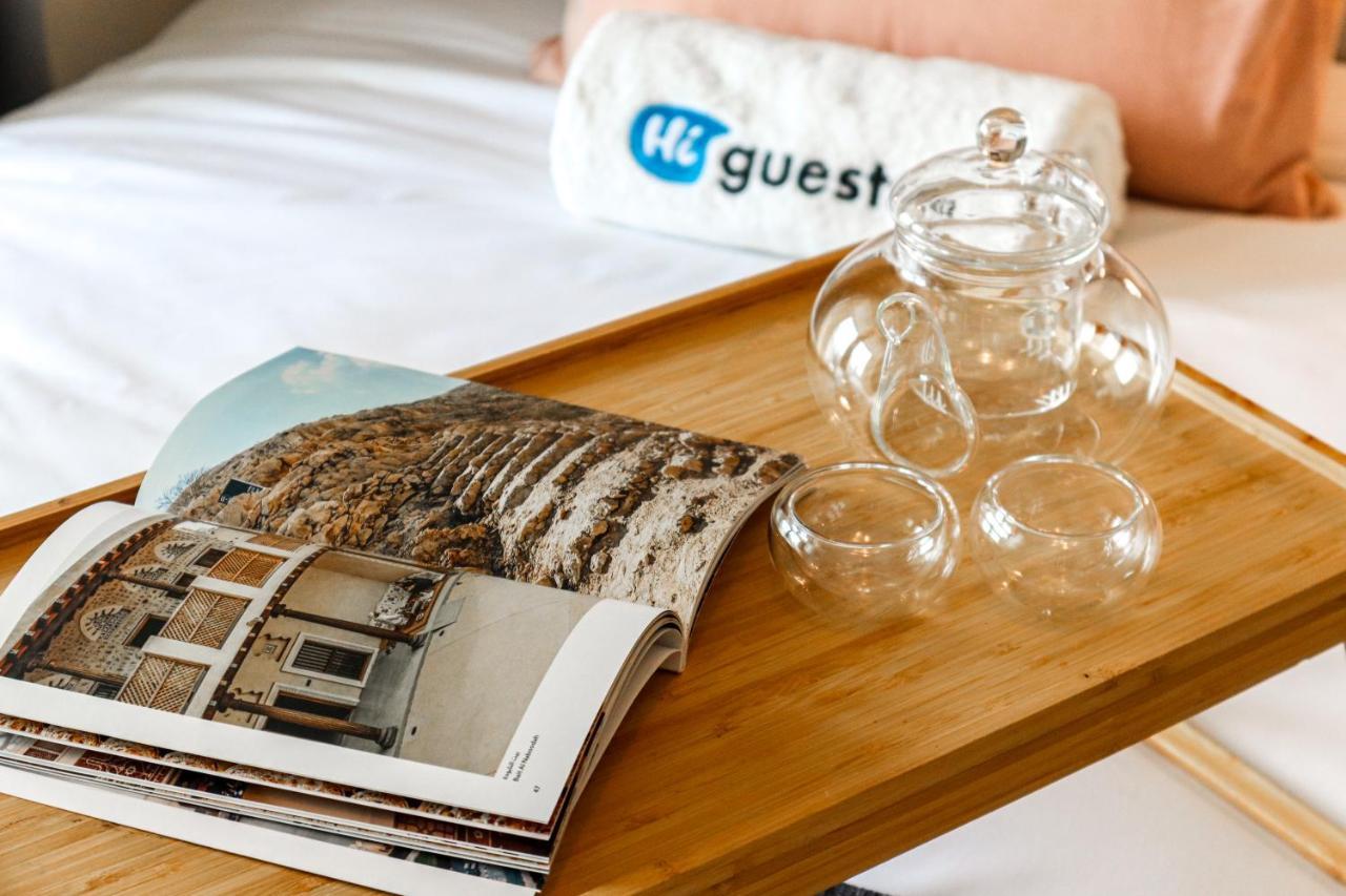 Apartemen Higuests - Snug Studio With Balcony In The Heart Of Downtown *
