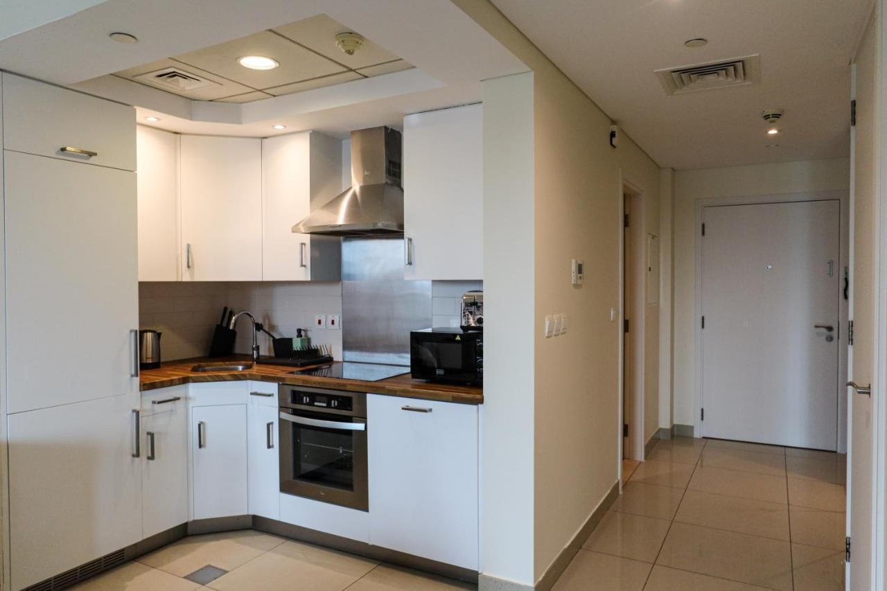 Apartemen Higuests - Snug Studio With Balcony In The Heart Of Downtown Dubai