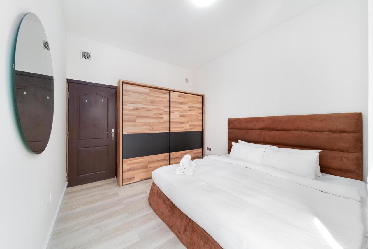 Spacious 7-bedroom Serviced On Jbr Walk Appartement Dubaï