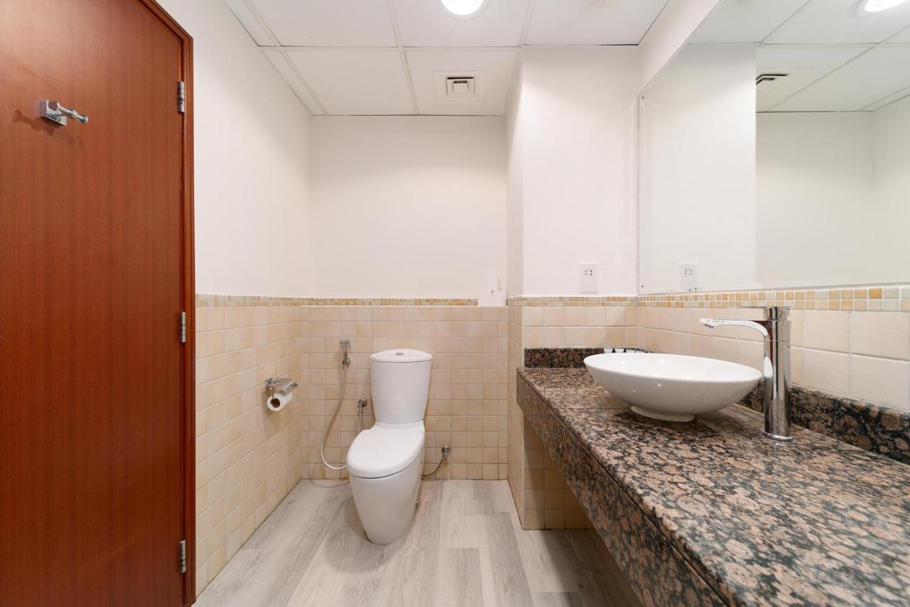 Spacious 7-bedroom Serviced On Jbr Walk * Dubaï