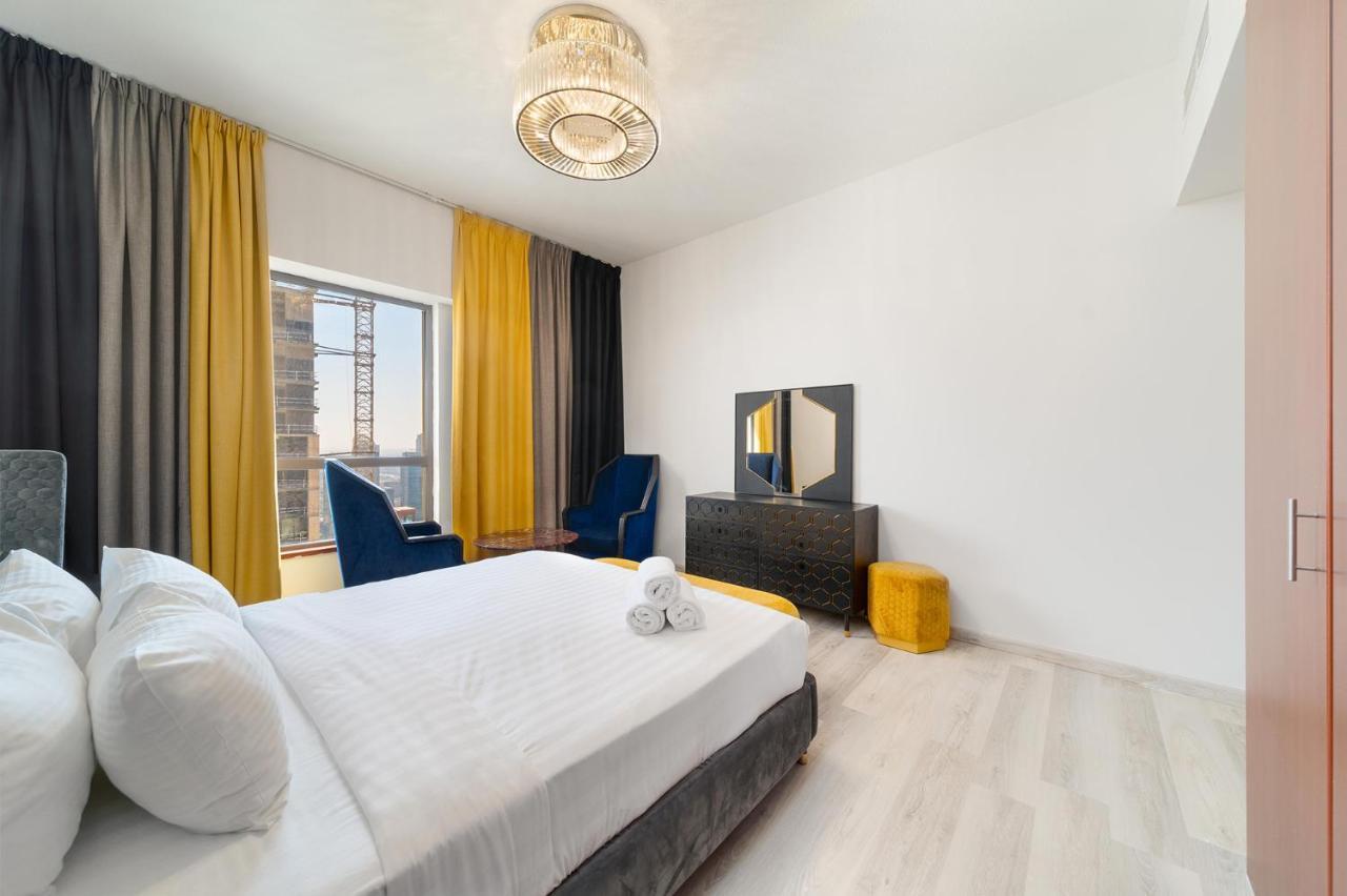 Spacious 7-bedroom Serviced On Jbr Walk Appartement *