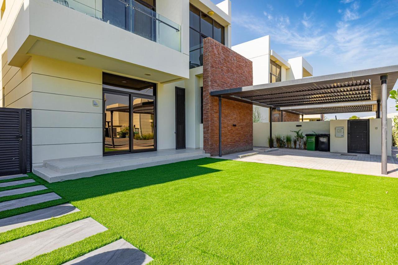 Daniels Golf Course 5br With Private Pool Dubai
