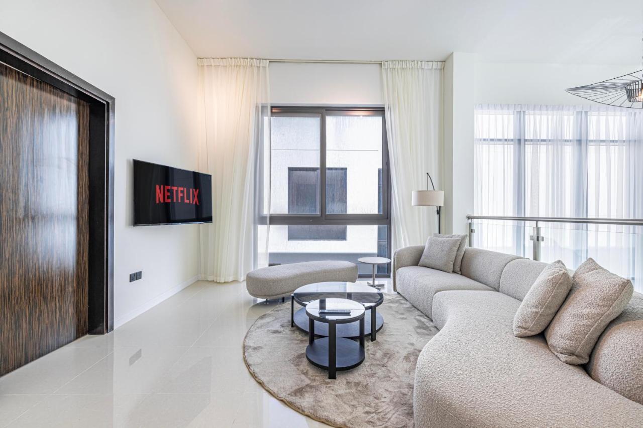 Daniels Golf Course 5br With Private Pool Dubai