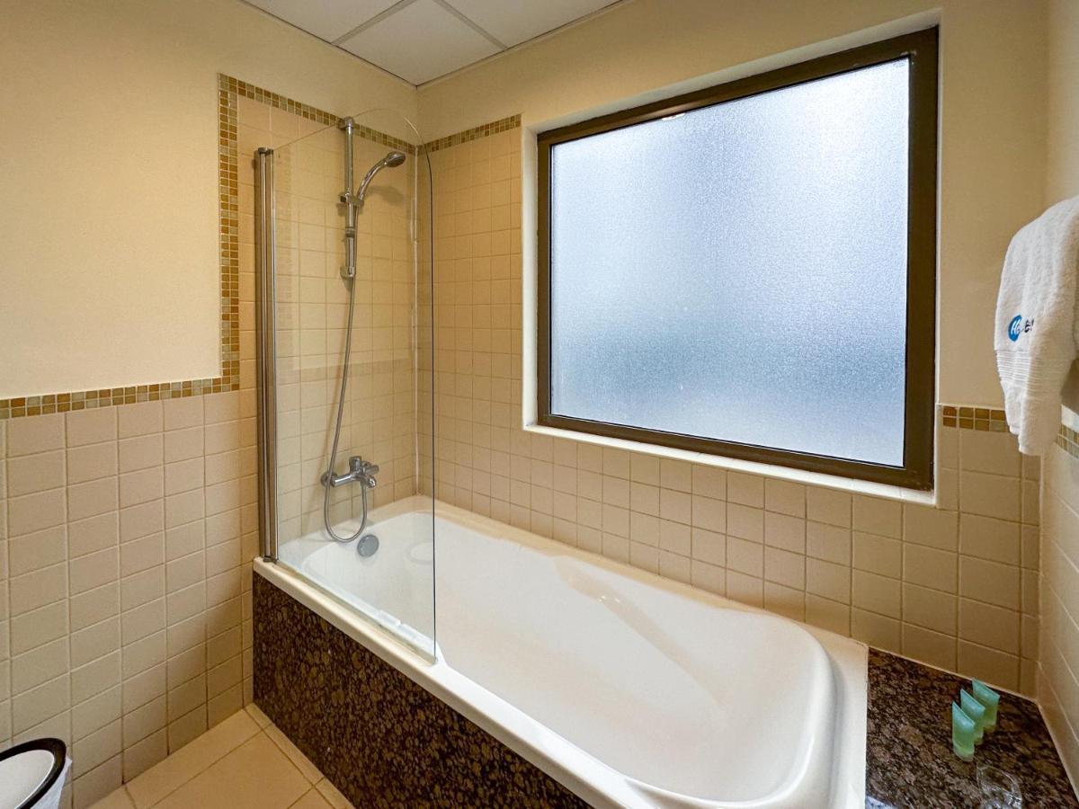 Higuests - Spacious In Jbr, 5-min Walk To The Beach Appartement *