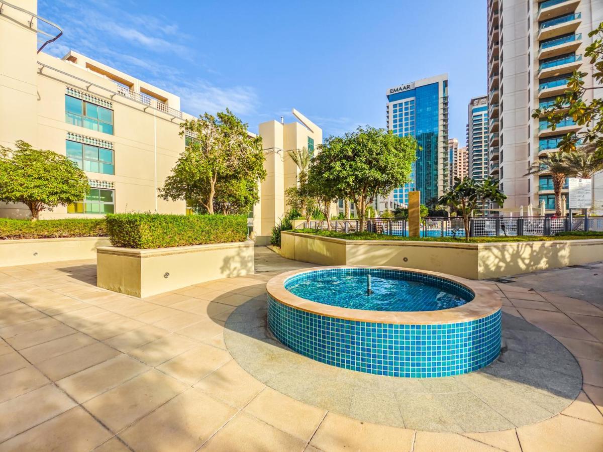 Reverie Stays - Spacious Panoramic 1br With Views - Sleeps 3 Dubaï