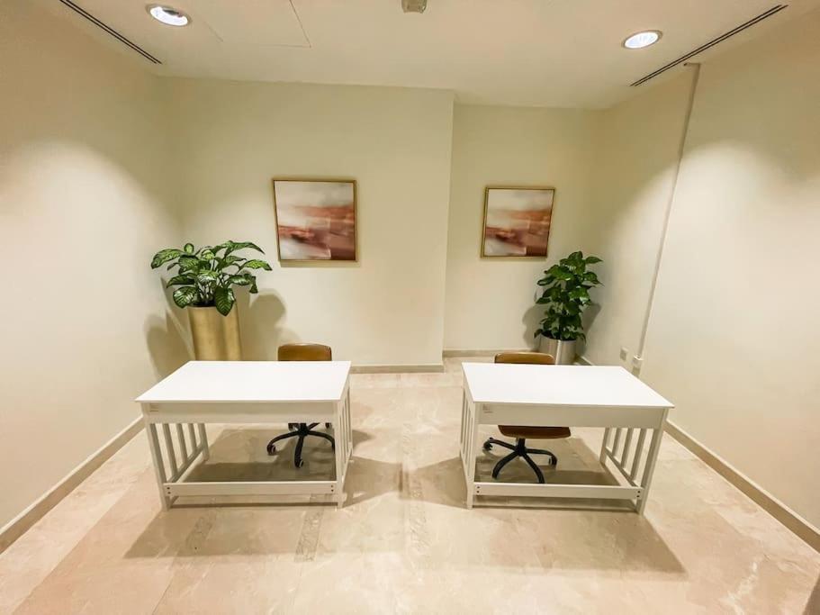 Luxury 3br In Downtown With Pool, Fitness, Patio Apartamento