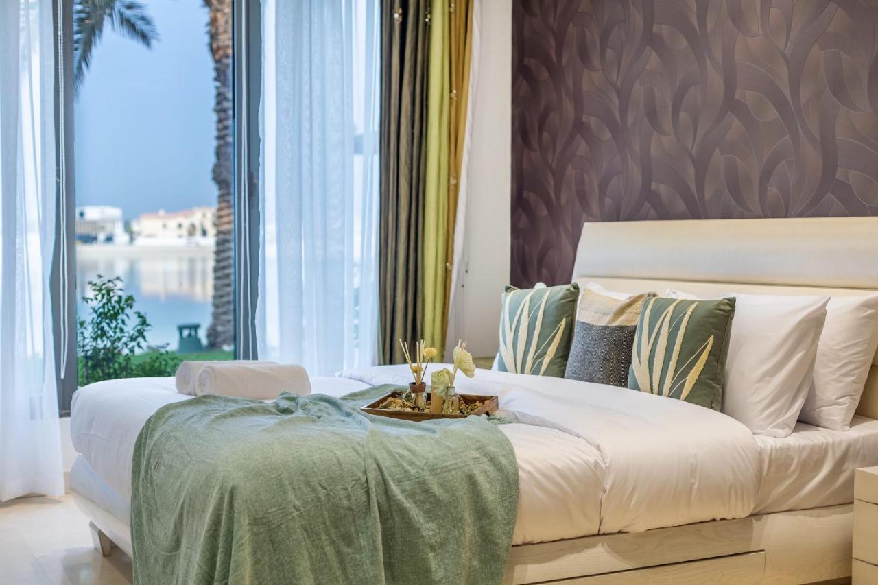 Villa Manzil - Ultra Luxury 6br Signature With Pool, Theatre And Beach Access In Palm Jumeirah *