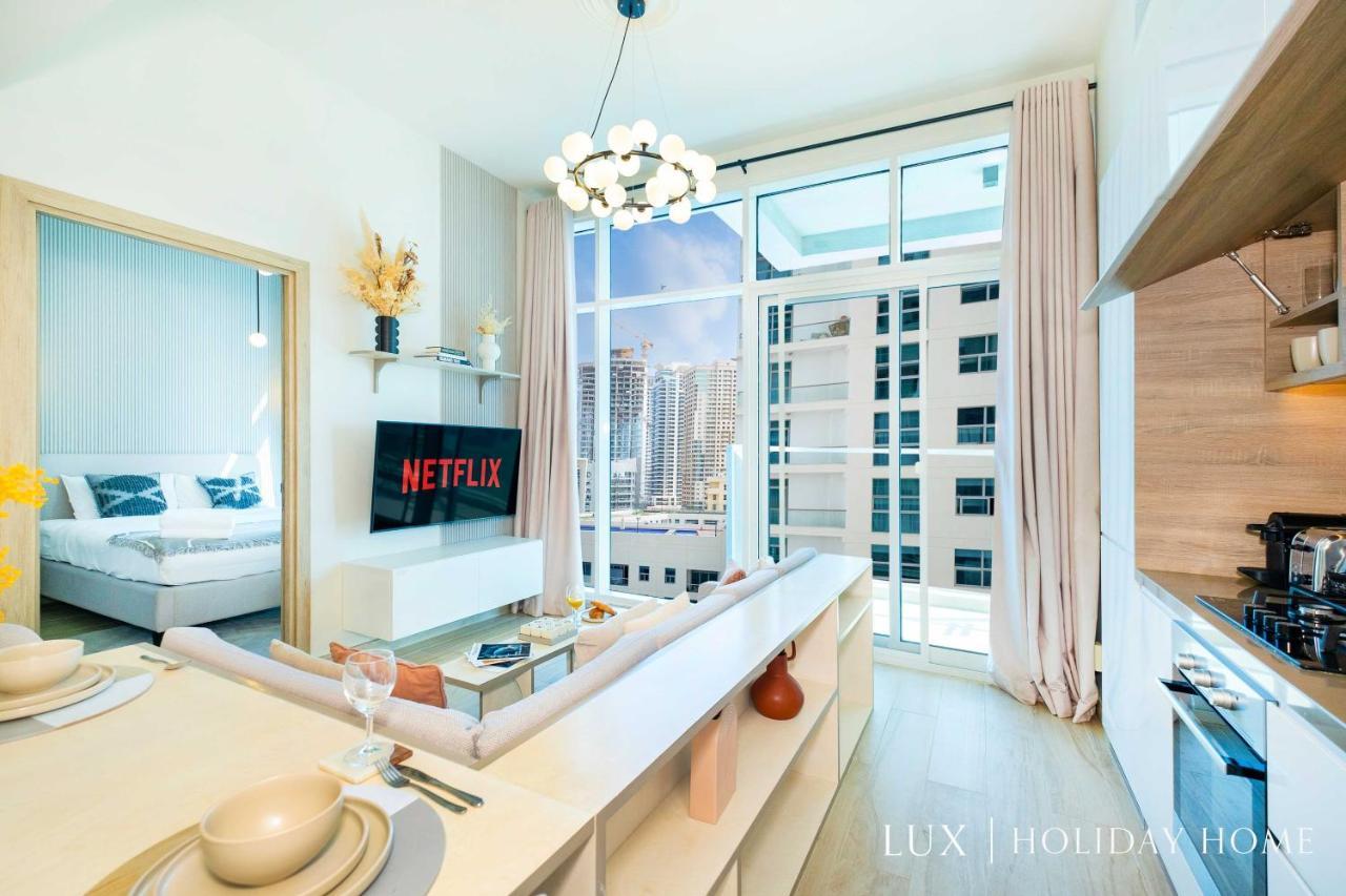Lux The Modern Marina 2 Bed Apartemen