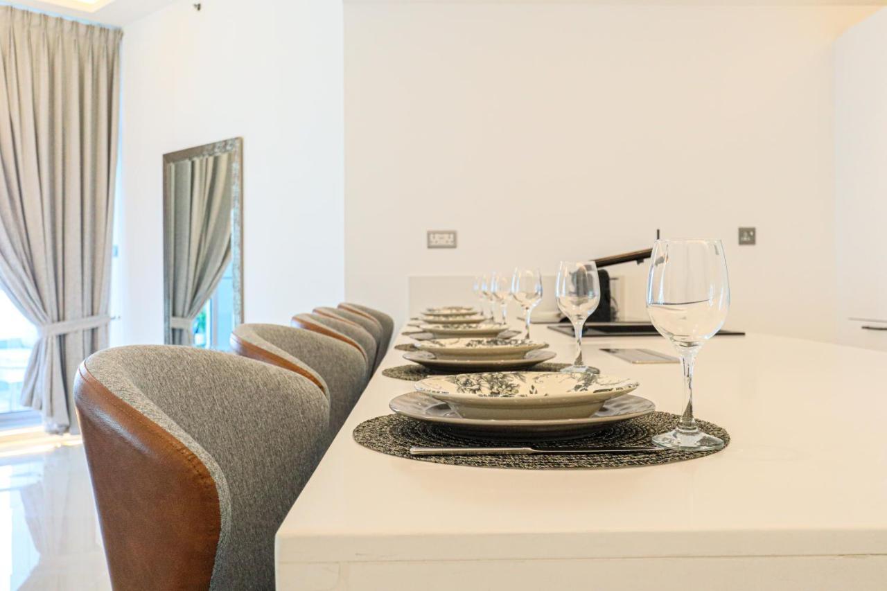Higuests - Luxurious High-rise With Stunning Views