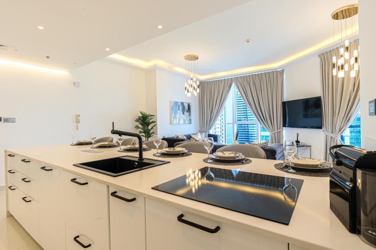 Apartment Higuests - Luxurious High-rise With Stunning Views