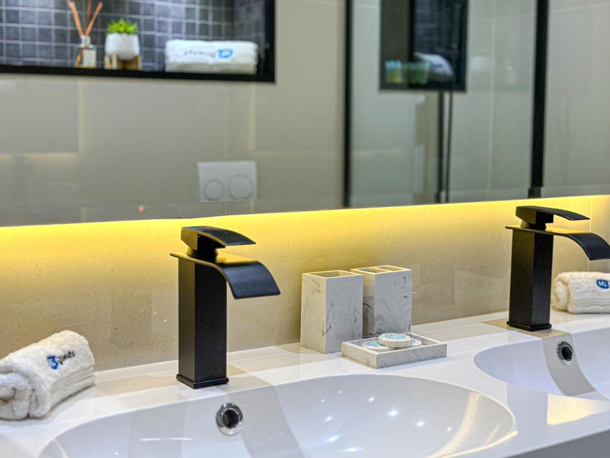 Apartment Higuests - Luxurious High-rise With Stunning Views