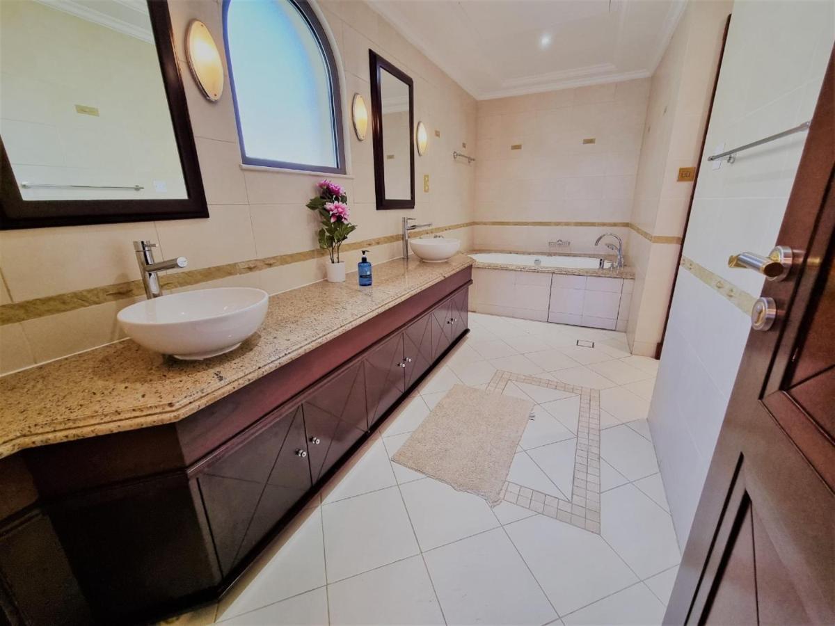 Palm Jumeirah Stunning 4bhk Vilă