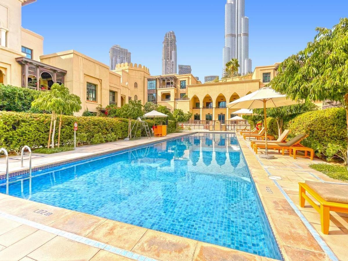Burj Khalifa Partial View Peak Living Luxury 2br Souk Al-bahar Beside Mall-golden Homes Apartament *