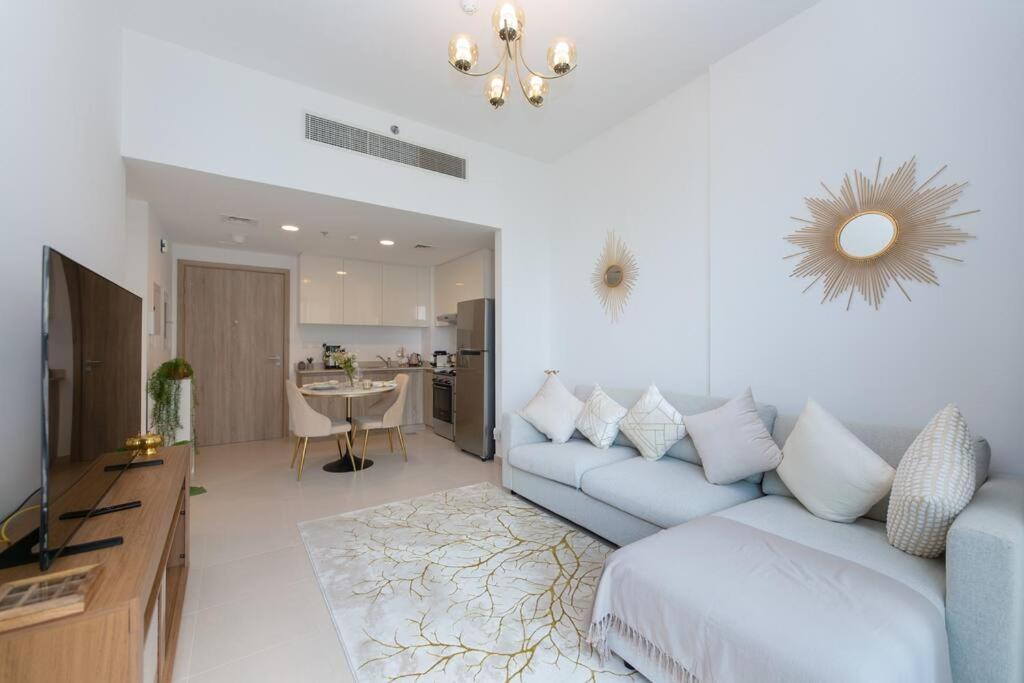 Brand New 1br With A Pool, Gym & Games Area Dubaï