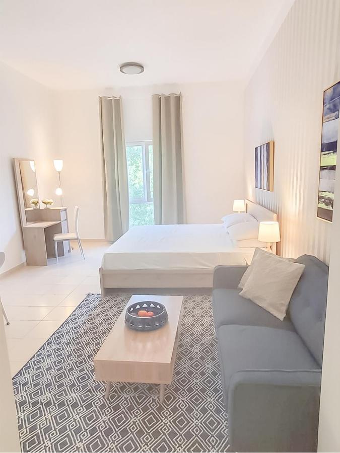 Apartment Cosmos Living Discovery Gardens