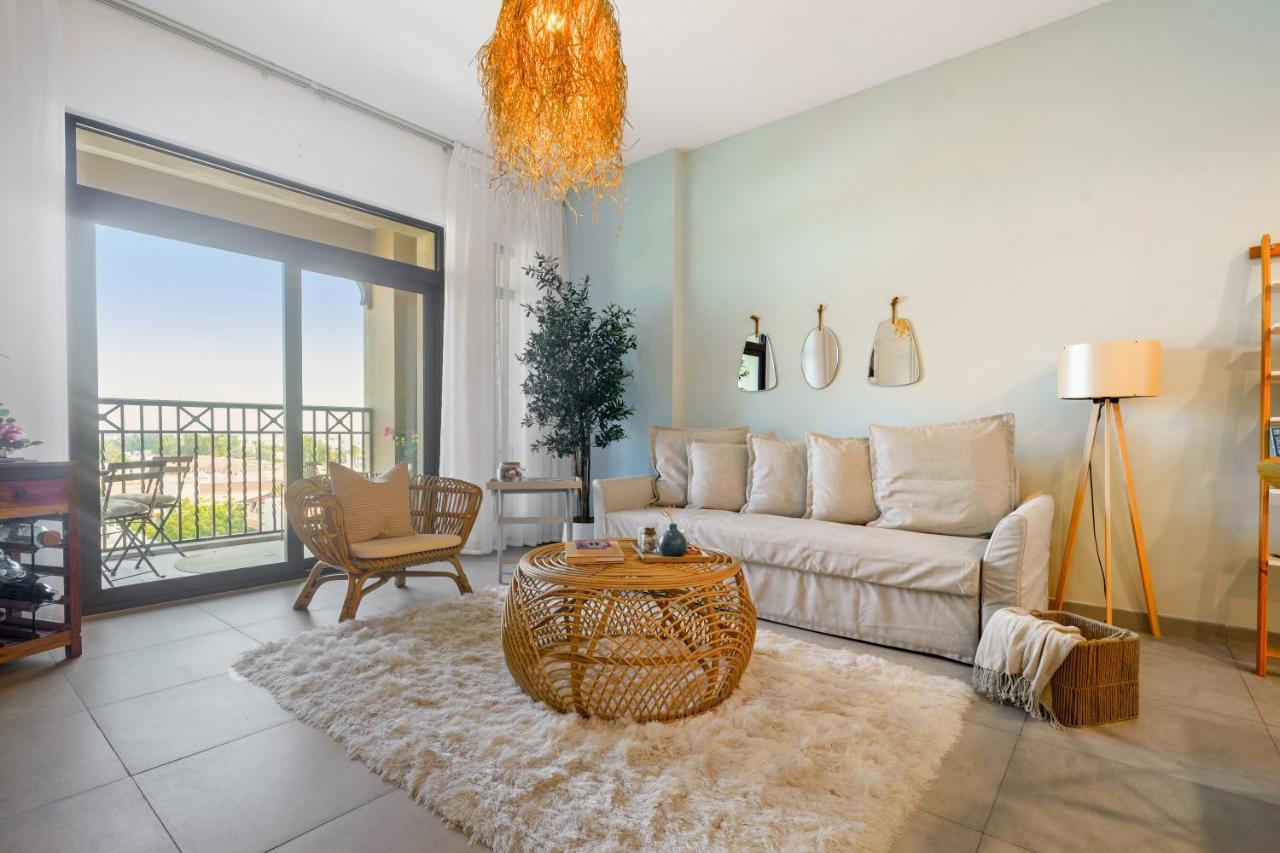 Iconic Views With Balcony Close To The Appartement