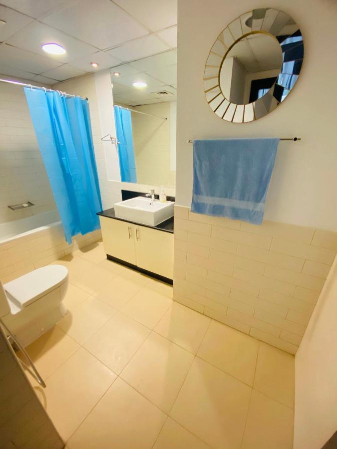 Entire - Marina - Spacious And Perfect Location *