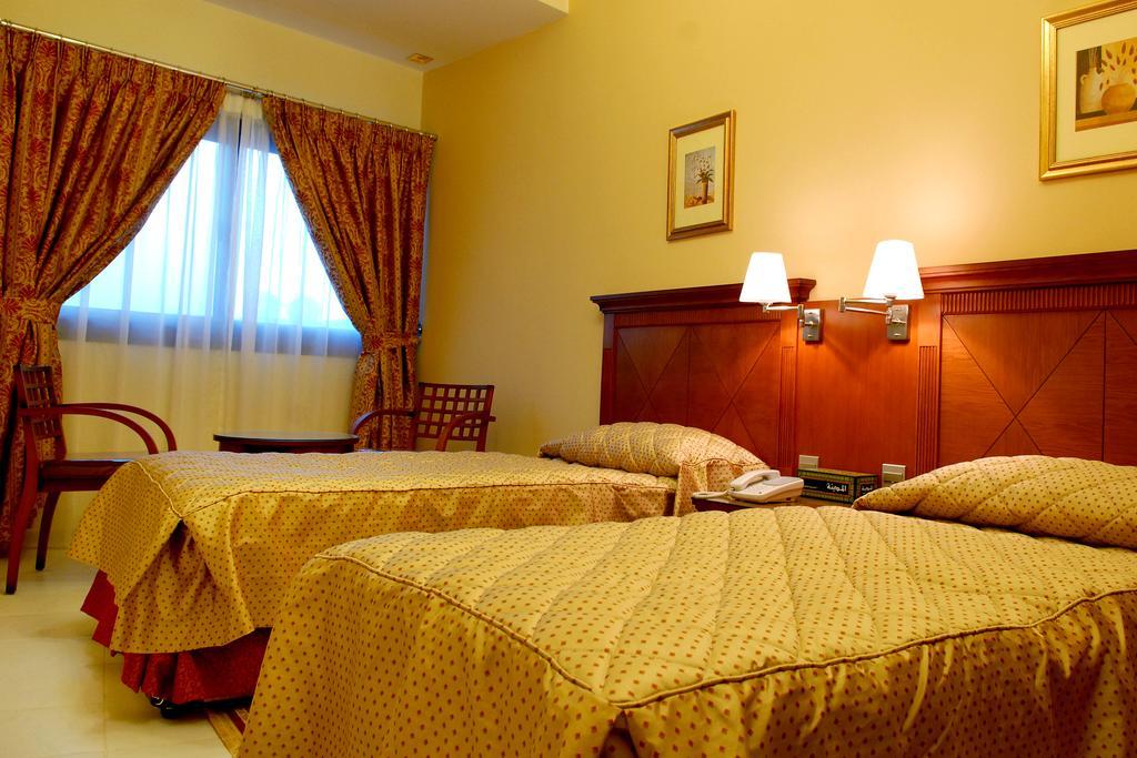 Tara 3* Dubai