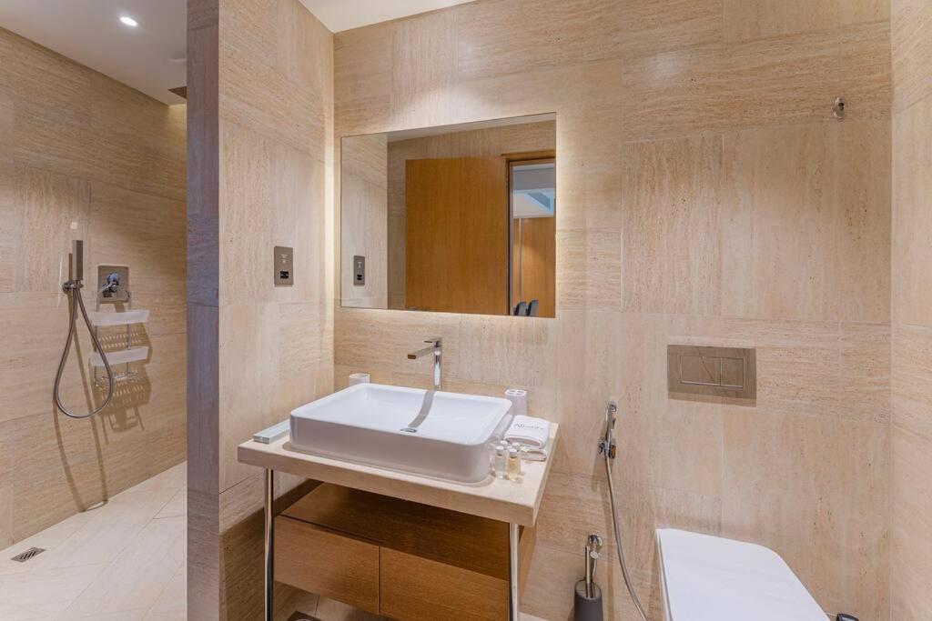 High Floor Five Sky In Jvc With Private Pool Appartement