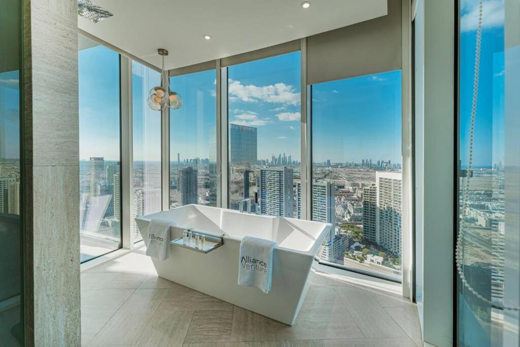 High Floor Five Sky In Jvc With Private Pool Appartement Dubaï