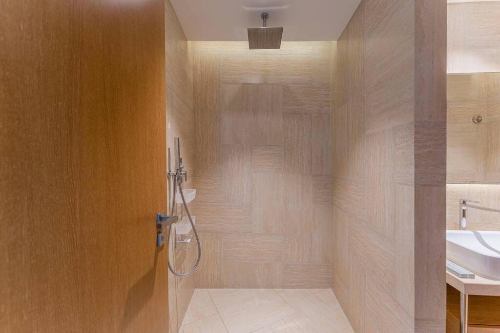High Floor Five Sky In Jvc With Private Pool Appartement Dubaï