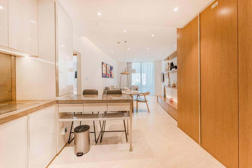 High Floor Five Sky In Jvc With Private Pool