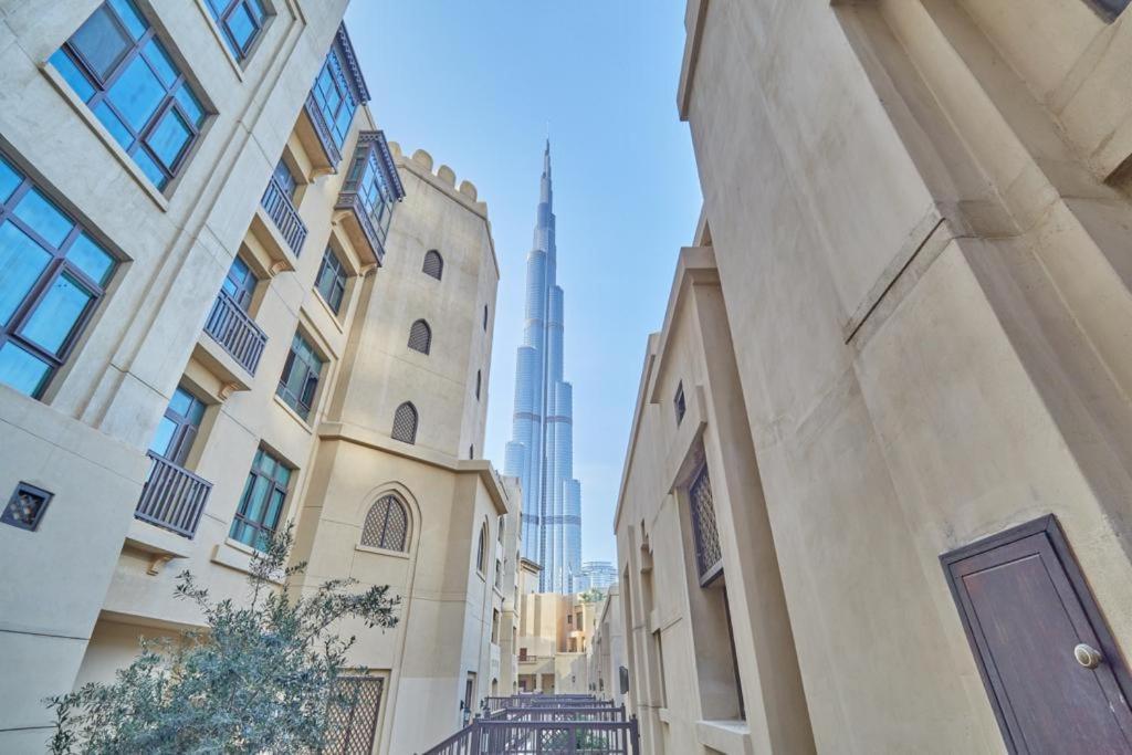 Burj Khalifa Partial View Peak Living Luxury 2br Souk Al-bahar Beside Mall-golden Homes Apartament *