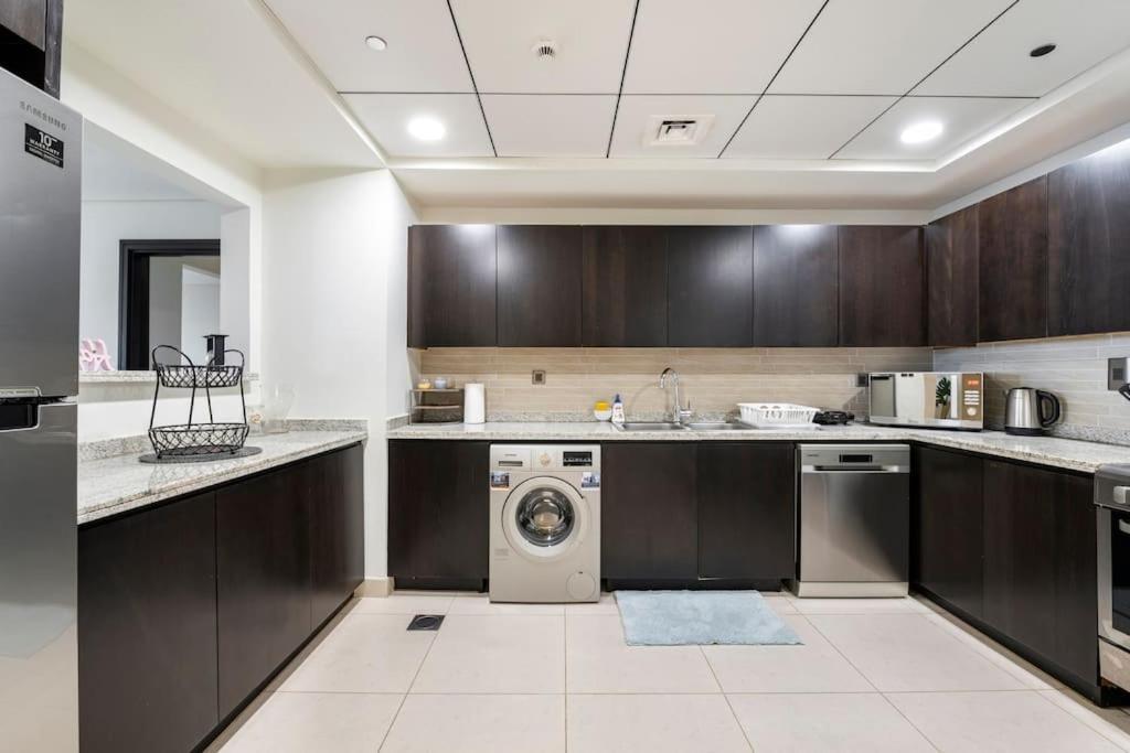 Balqis Residense Palm Jumeirah,pool, Beach, Floor, Full Sea View, Restaurants Apartamento *