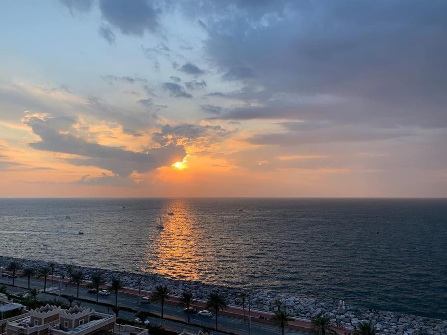 Balqis Residense Palm Jumeirah,pool, Beach, Floor, Full Sea View, Restaurants Apartamento Dubai