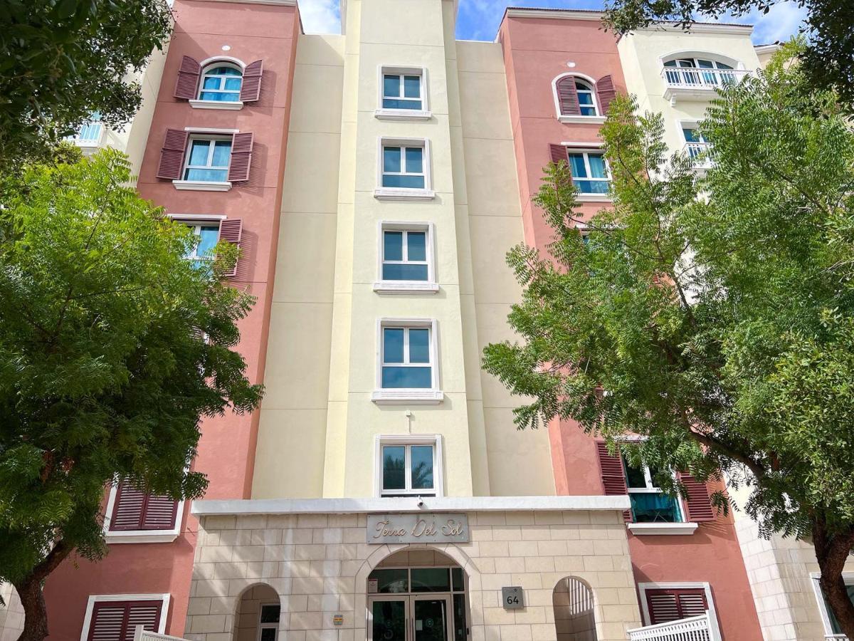 Apartment Cosmos Living Discovery Gardens
