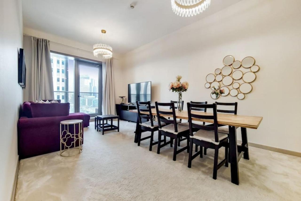Sparkle Tower 1, Marina - Bright Two Bedroom Appartement