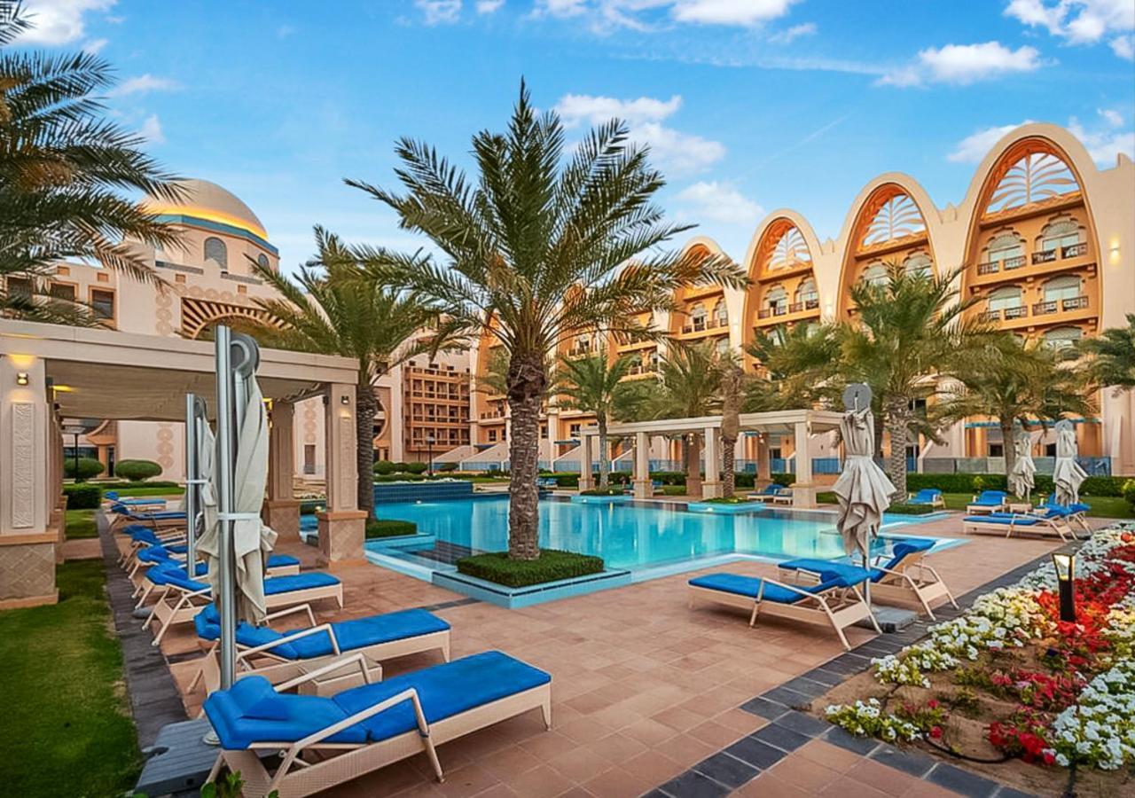 Fam Living - Private Beach Escapes In Palm Jumeirah Dubai