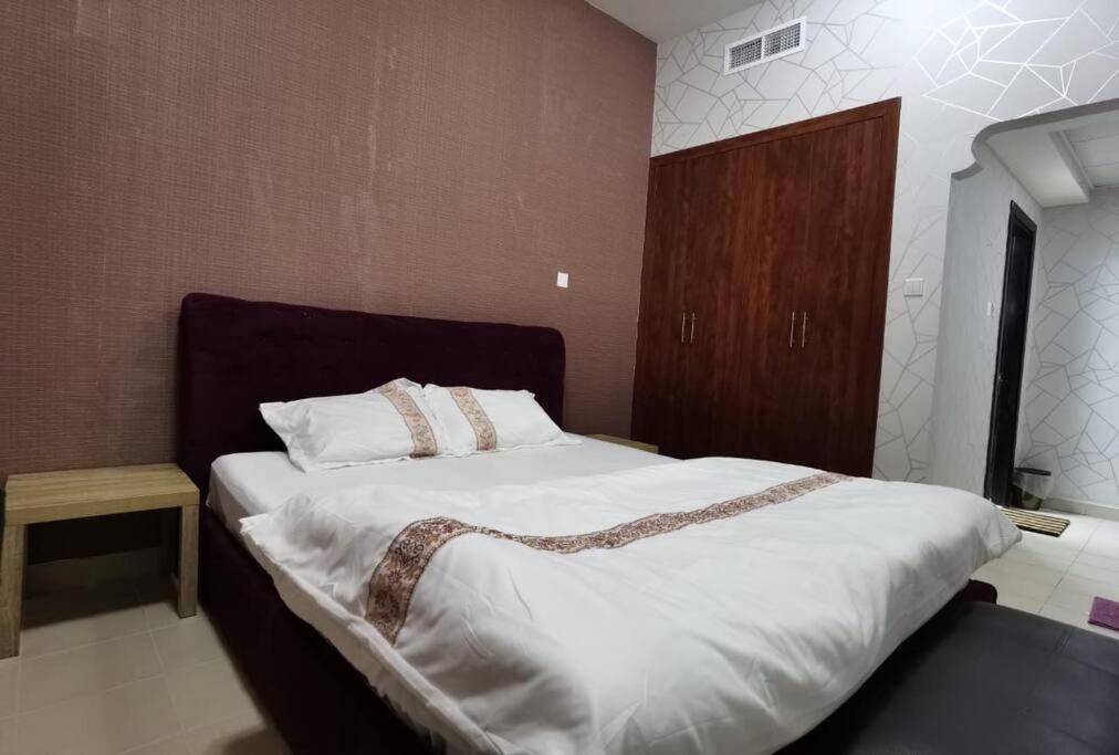 Apartment For Family & Friends 2 Bhk In Marina