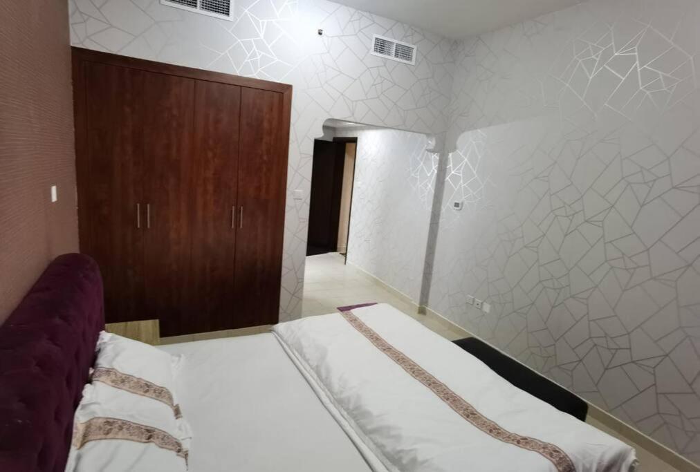 For Family & Friends 2 Bhk In Marina Dubai