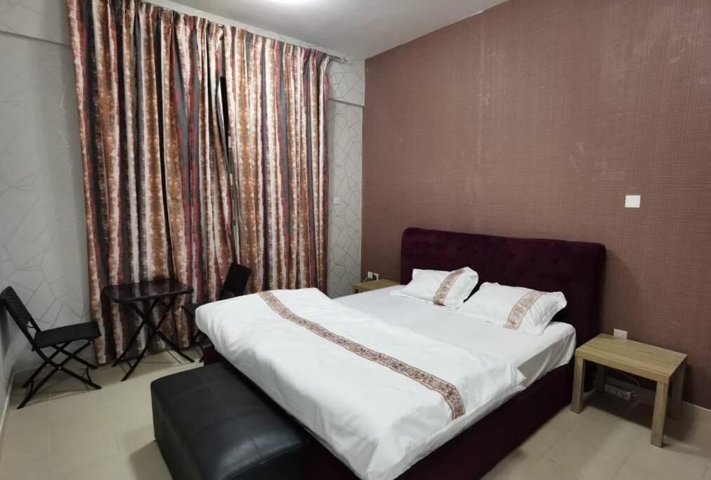 For Family & Friends 2 Bhk In Marina Apartment *