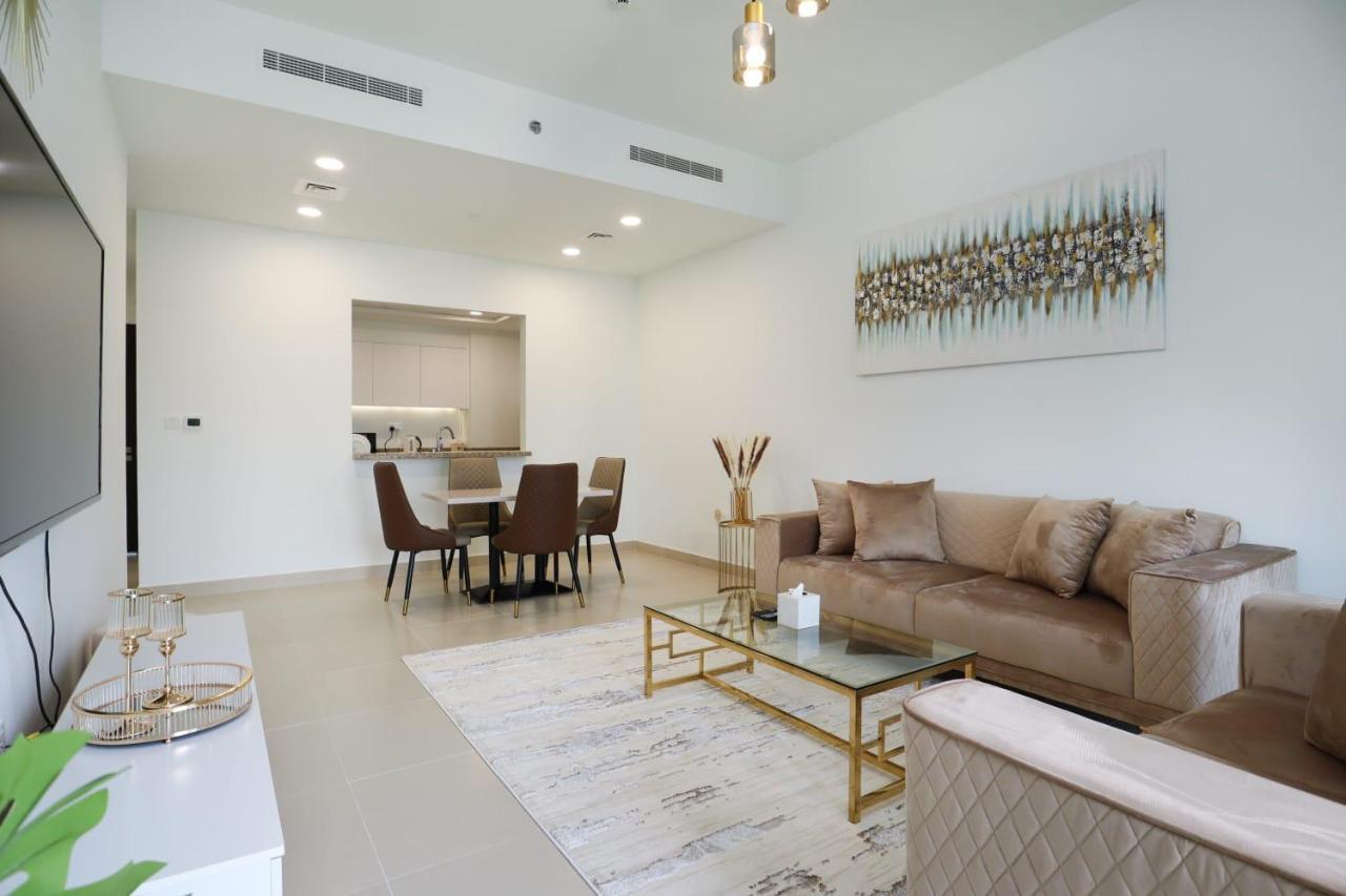 Appartamento Luxurious 2 Bedroom + Maid With Burj Khalifa View Dubai