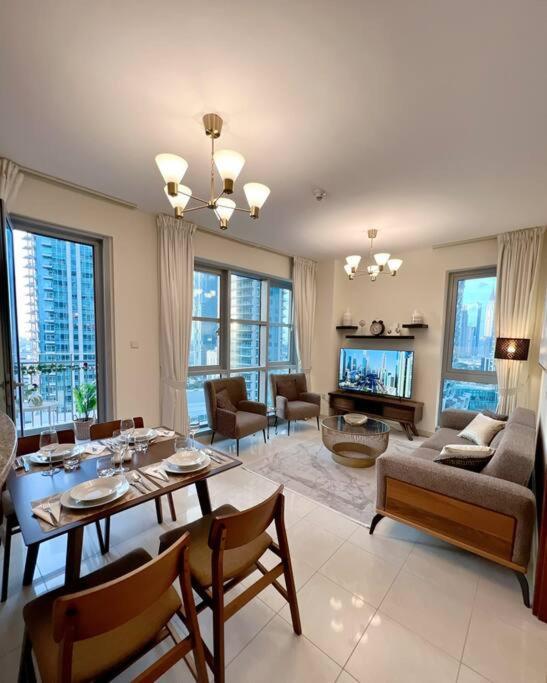 In Downtown Dubai, 3min Walk To Burj Khalifa & Mall Apartamento Dubái