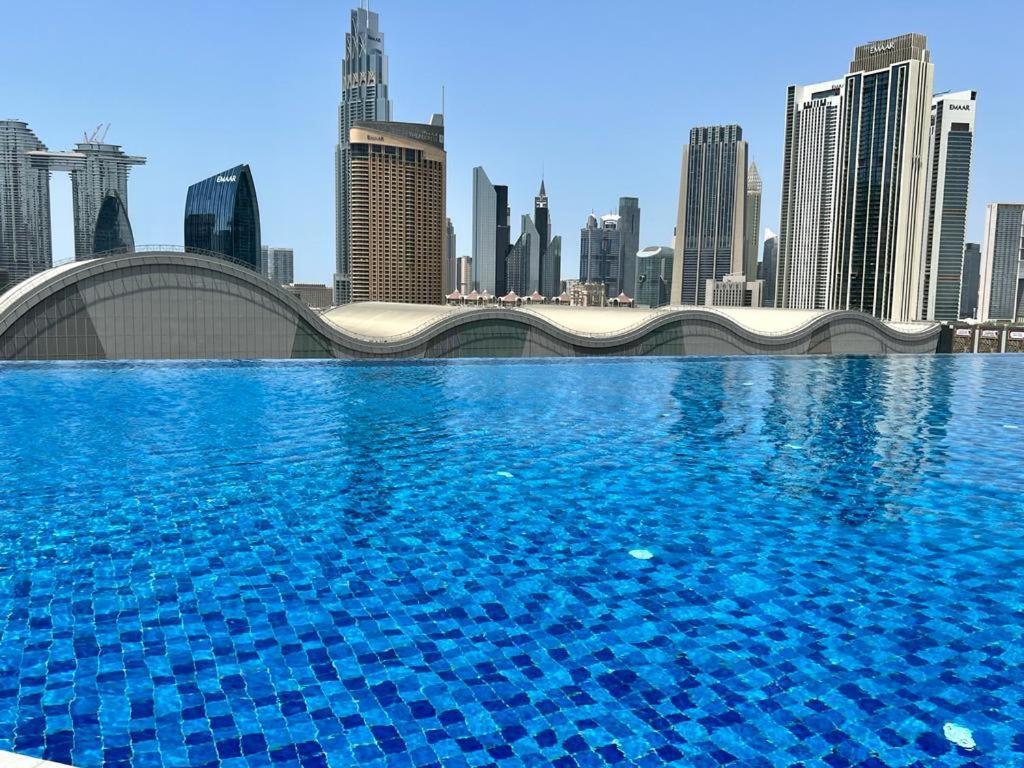Address Fountain Views *