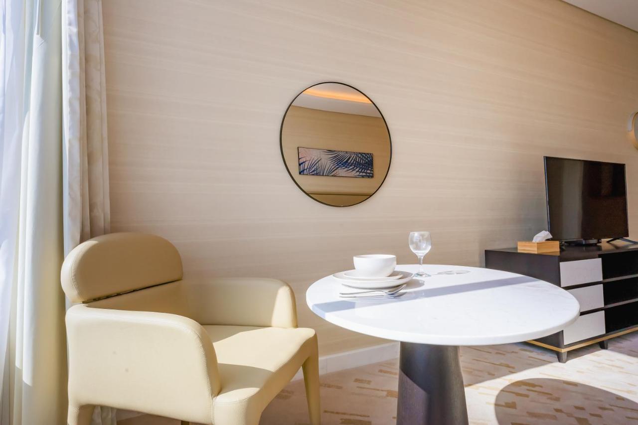 Apartment Fam Living - Palm Tower - Palm Jumeirah Views Dubai