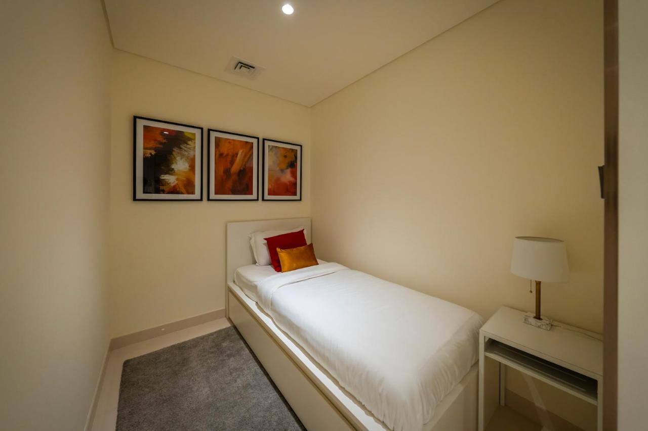 Glamorous 3br With Marina View Dubaï