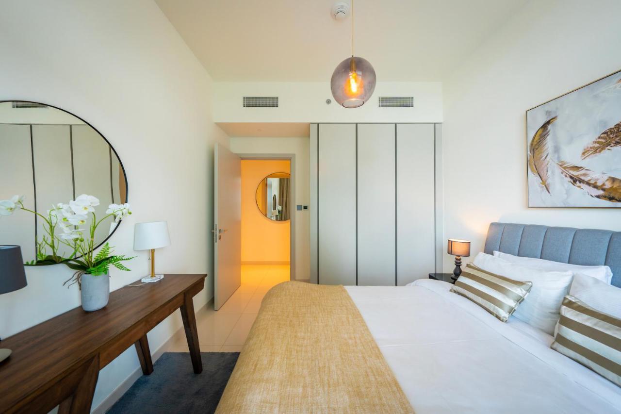 Glamorous 3br With Marina View