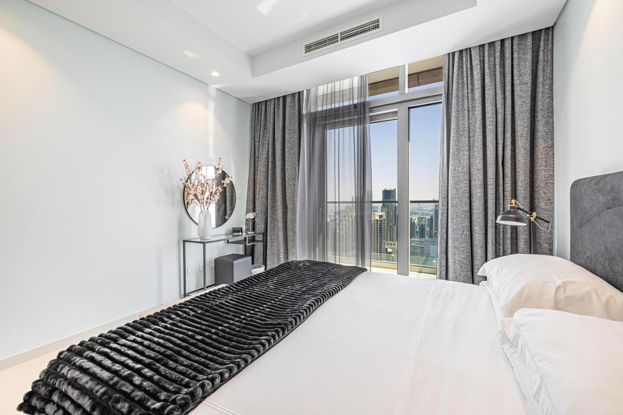 Daniels Burj Khalifa View 2br In Paramount Midtown