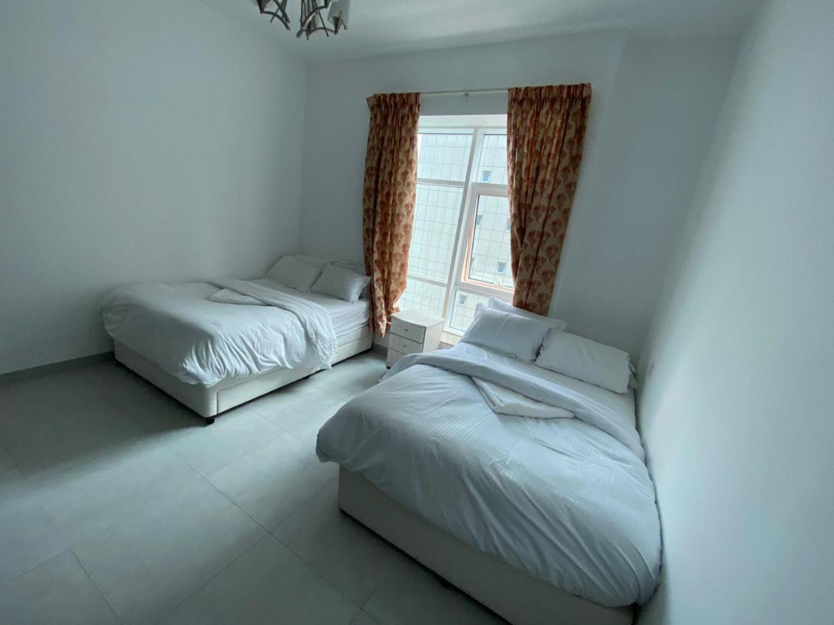Wonderful ' For Girls Only ' In Tecom, Al Barsha Habitación en casa particular *