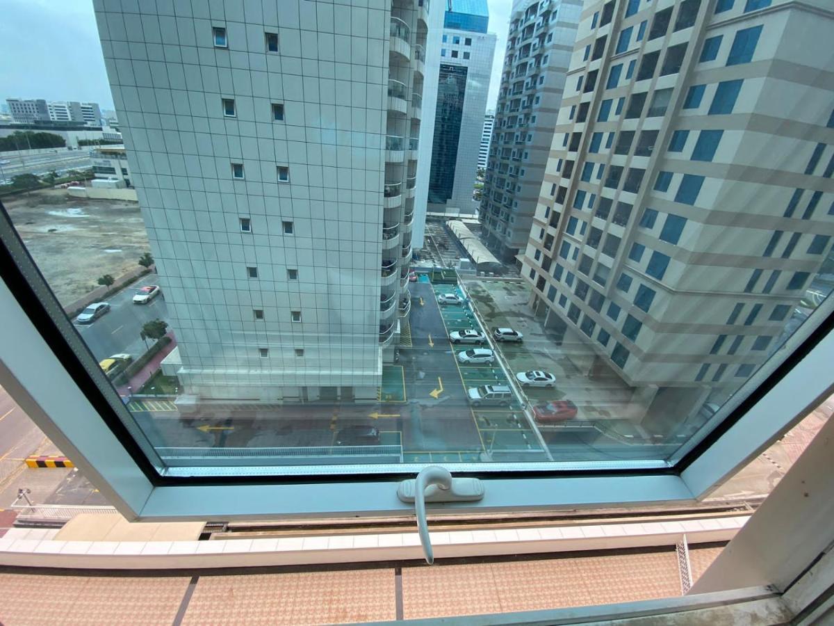 Wonderful ' For Girls Only ' In Tecom, Al Barsha Habitación en casa particular